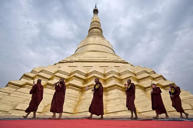 Khám phá giai thoại linh thiêng những đền chùa nổi tiếng Myanmar - Hình 7 Kham pha giai thoai linh thieng nhung den chua noi tieng Myanmar-Hinh-7