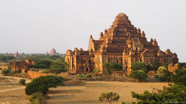 Khám phá giai thoại linh thiêng những đền chùa nổi tiếng Myanmar - Hình 2 Kham pha giai thoai linh thieng nhung den chua noi tieng Myanmar-Hinh-2