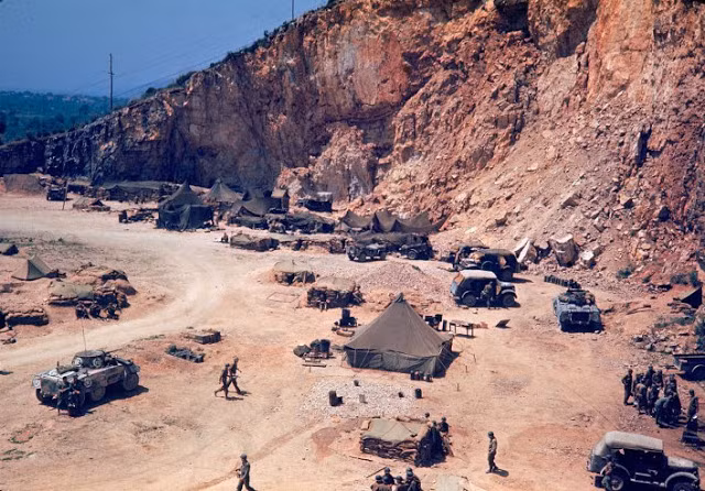 Ảnh hiếm về quân Đồng minh chiến đấu tại Italy năm 1944 - Hình 10 Anh hiem ve quan Dong minh chien dau tai Italy nam 1944-Hinh-10