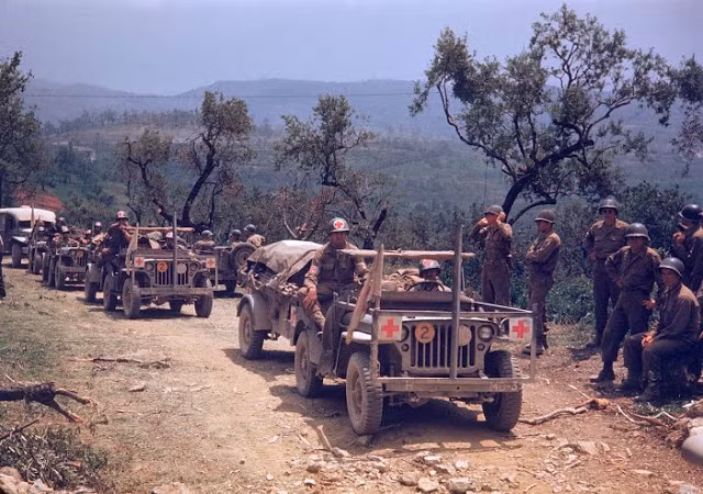Ảnh hiếm về quân Đồng minh chiến đấu tại Italy năm 1944 - Hình 5 Anh hiem ve quan Dong minh chien dau tai Italy nam 1944-Hinh-5