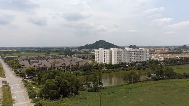 Những căn biệt thự vắng bóng người ở khu đô thị Sunny Garden City - Hình 18 Nhung can biet thu vang bong nguoi o khu do thi Sunny Garden City-Hinh-18