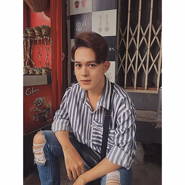 Gu ăn mặc nam tính không chê vào đâu được của Bảo Bảo 'Về nhà đi con' ngoài đời - Hình 5 Gu an mac nam tinh khong che vao dau duoc cua Bao Bao 'Ve nha di con' ngoai doi-Hinh-5
