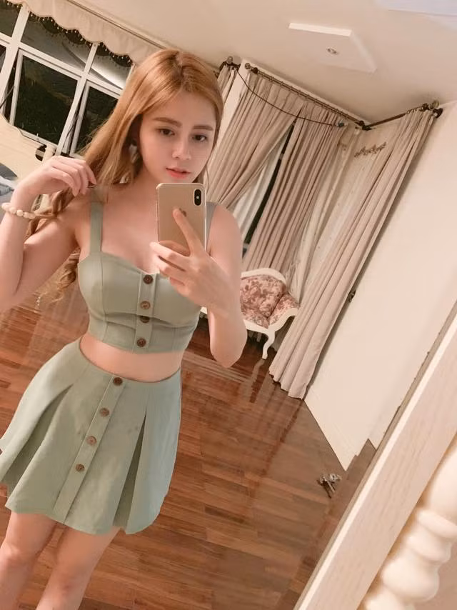 Mỹ nhân “lên giường” với Vũ trong Về nhà đi con ăn mặc siêu gợi cảm, quyến rũ - Hình 5 My nhan “len giuong” voi Vu trong Ve nha di con an mac sieu goi cam, quyen ru-Hinh-5