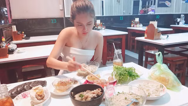 Mỹ nhân “lên giường” với Vũ trong Về nhà đi con ăn mặc siêu gợi cảm, quyến rũ - Hình 8 My nhan “len giuong” voi Vu trong Ve nha di con an mac sieu goi cam, quyen ru-Hinh-8