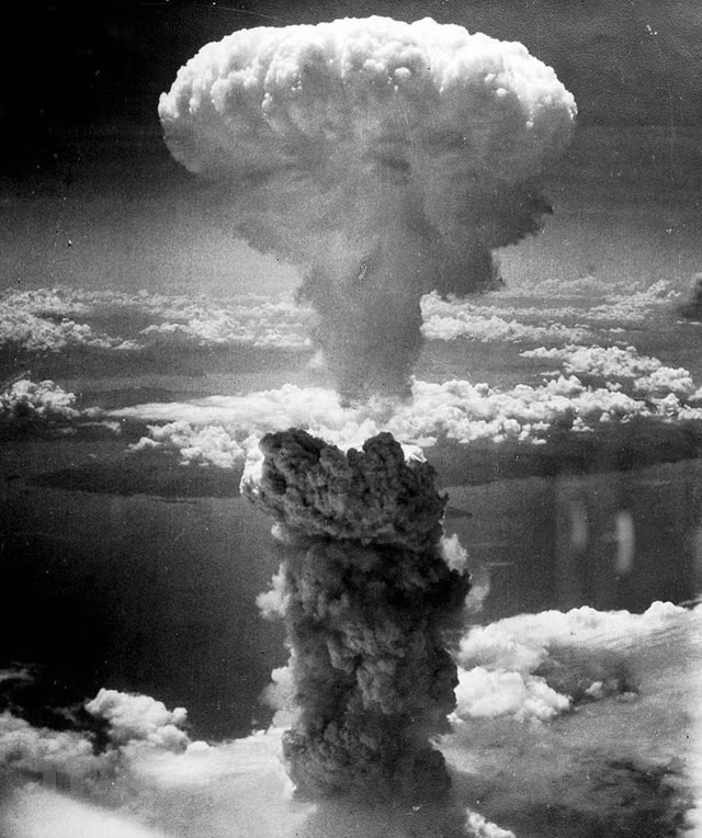 Năm 1945, Nhật hoàng nói gì trong tuyên bố đầu hàng quân Đồng minh? - Hình 2 Nam 1945, Nhat hoang noi gi trong tuyen bo dau hang quan Dong minh?-Hinh-2