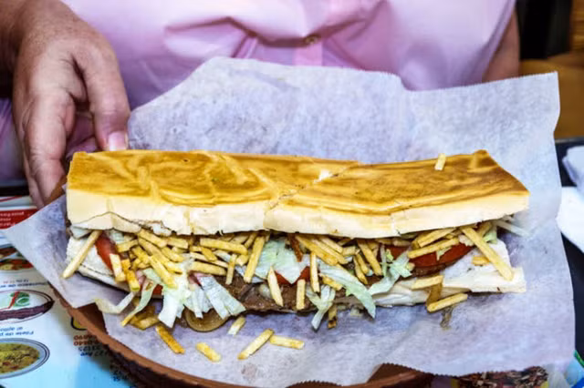 Chuyên gia ẩm thực khuyên nên ăn những món ăn nổi tiếng này - Hình 10 Chuyen gia am thuc khuyen nen an nhung mon an noi tieng nay-Hinh-10