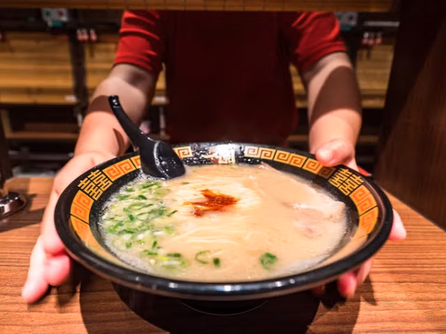 Chuyên gia ẩm thực khuyên nên ăn những món ăn nổi tiếng này - Hình 6 Chuyen gia am thuc khuyen nen an nhung mon an noi tieng nay-Hinh-6