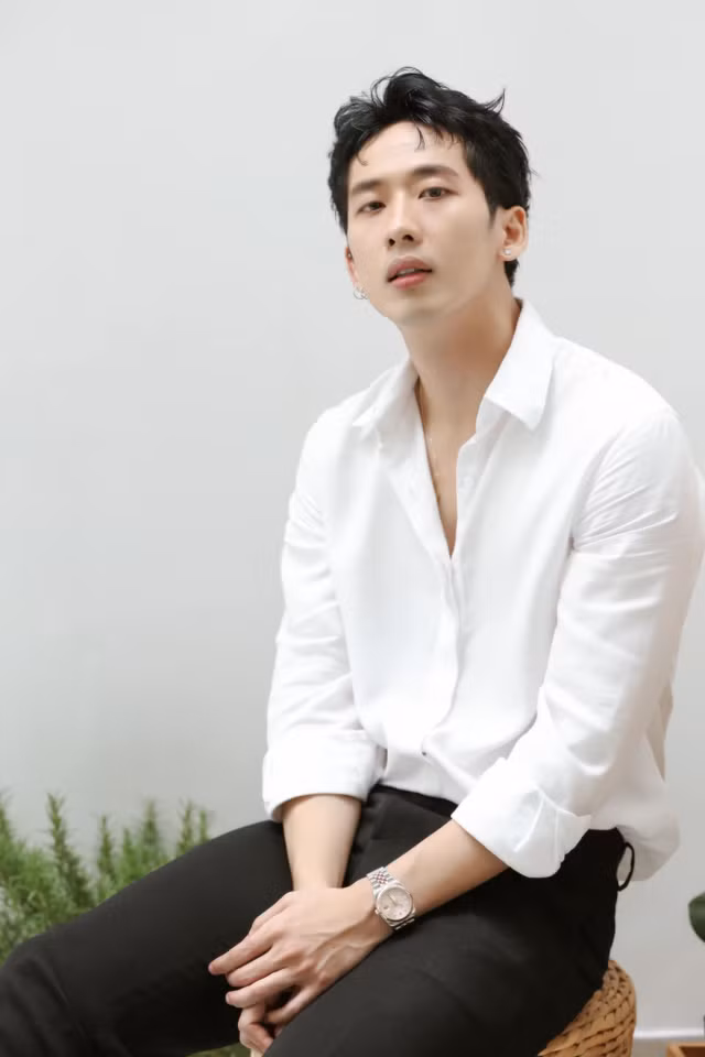 Gu thời trang khoe body 6 múi của mỹ nam phim “Bố Già” - Hình 8 Gu thoi trang khoe body 6 mui cua my nam phim “Bo Gia”-Hinh-8