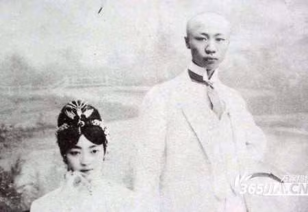Nhìn lại những đám cưới hoàng gia có kết cục bi kịch nhất lịch sử - Hình 10 Nhin lai nhung dam cuoi hoang gia co ket cuc bi kich nhat lich su-Hinh-10