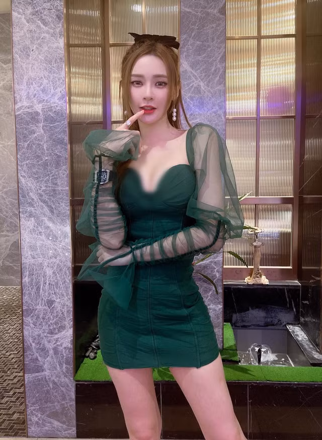 Hotgirl the thao khoe anh tap tai nha, trang phuc sexy-Hinh-11