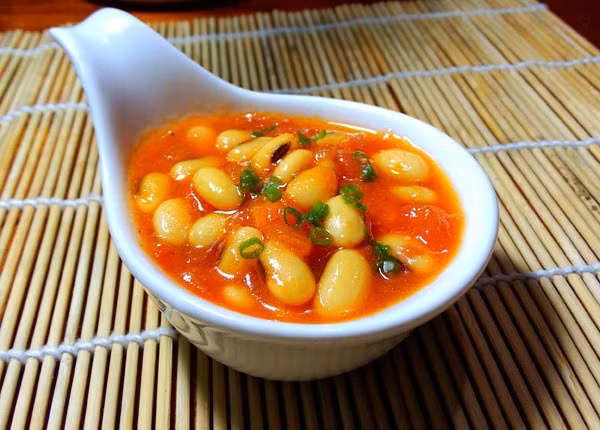Cà chua nấu với đậu nành giúpi giảm rụng tóc, giảm nhăn mờ nám - Hình 6 Ca chua nau voi dau nanh giupi giam rung toc, giam nhan mo nam-Hinh-6