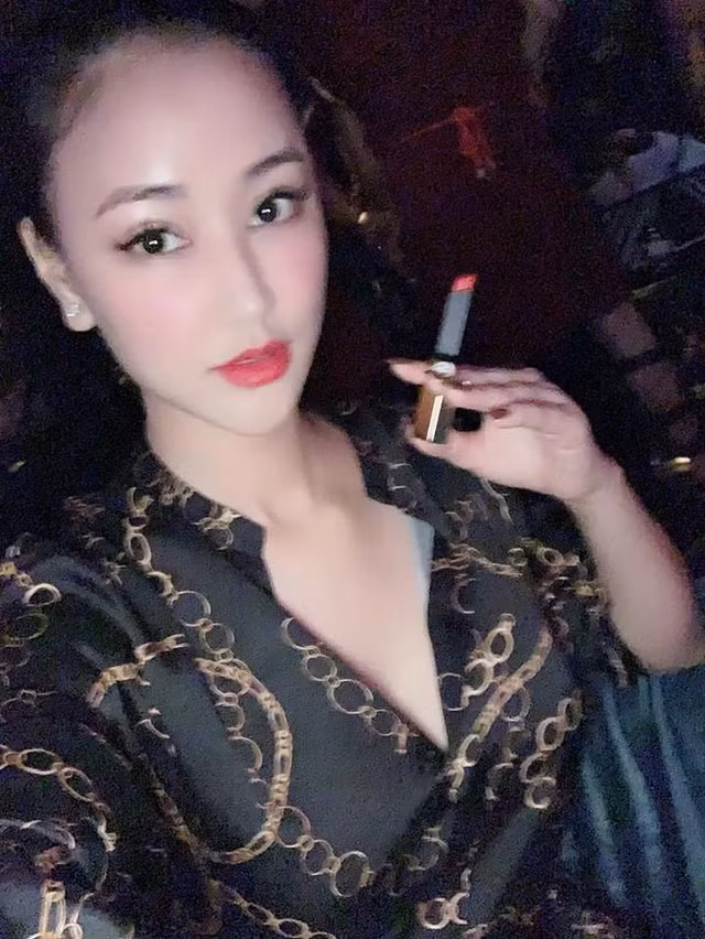 “Mẹ Bảo” trong Về nhà đi con ngoại truyện khoe dáng nóng bỏng - Hình 9 “Me Bao” trong Ve nha di con ngoai truyen khoe dang nong bong-Hinh-9