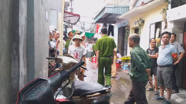 Hiện trường vụ nổ lớn khiến ngôi nhà tan hoang, 1 người phụ nữ tử vong thương tâm - Hình 4 Hien truong vu no lon khien ngoi nha tan hoang, 1 nguoi phu nu tu vong thuong tam-Hinh-4