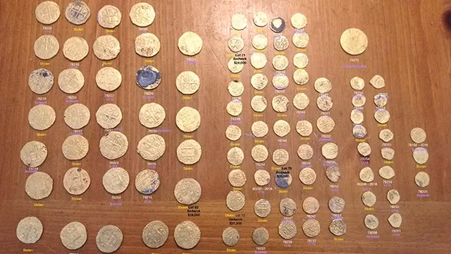 37 đồng tiền vàng trị giá hơn 1 triệu USD đã bị thu hồi 37 dong tien vang tri gia hon 1 trieu USD da bi thu hoi
