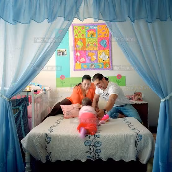 Khám phá nhà tù đặc biệt cả gia đình sinh sống - Hình 3 Kham pha nha tu dac biet ca gia dinh sinh song-Hinh-3