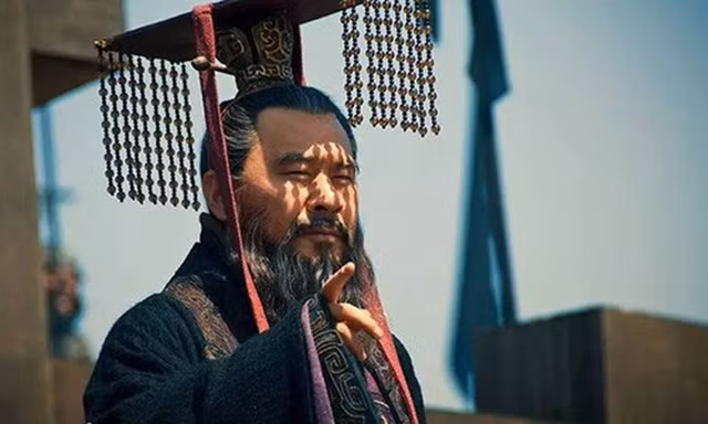 Tao Thao so huu 2 bao kiem khien nhieu cao thu ghen ti