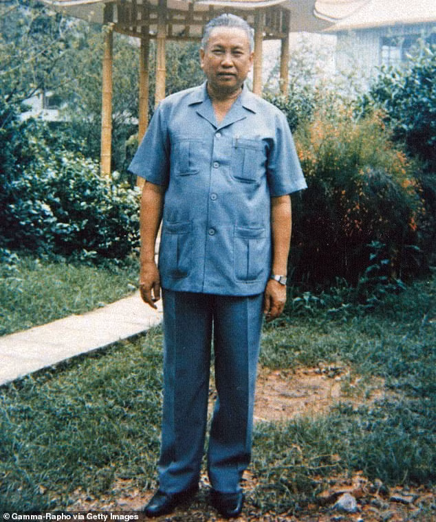 Những lãnh đạo độc tài khét tiếng thế giới có thói quen ăn uống dị thường - Hình 9 Nhung lanh dao doc tai khet tieng the gioi co thoi quen an uong di thuong-Hinh-9