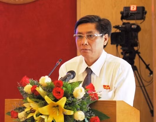 Vì sao loạt lãnh đạo, nguyên lãnh đạo Khánh Hòa bị Ban Bí thư cách hết chức vụ trong Đảng? Vi sao loat lanh dao, nguyen lanh dao Khanh Hoa bi Ban Bi thu cach het chuc vu trong Dang?