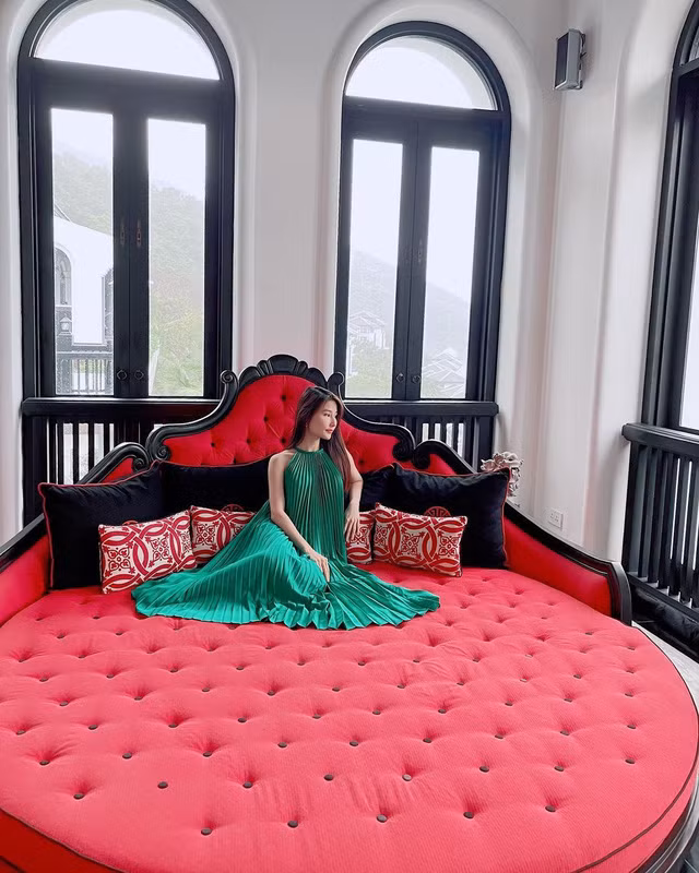 Hang loat my nhan Viet an mac goi cam don Giang Sinh-Hinh-9