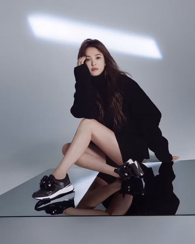 Song Hye Kyo lại xuất hiện với bộ ảnh thời trang sành điệu - Hình 6 Song Hye Kyo lai xuat hien voi bo anh thoi trang sanh dieu-Hinh-6