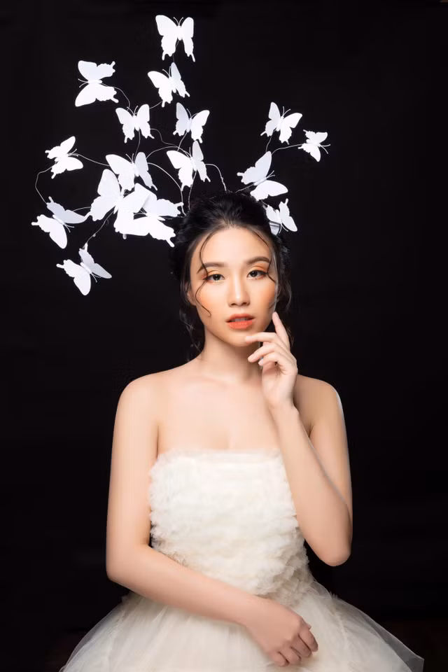 Phong cách thời trang bỏng mắt của hot girl Linh Miu - Hình 10 Phong cach thoi trang bong mat cua hot girl Linh Miu-Hinh-10