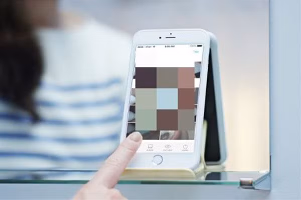 Tan nát cõi lòng phát hiện vợ gửi ảnh khỏa thân cho đàn ông lạ - Hình 2 Tan nat coi long phat hien vo gui anh khoa than cho dan ong la-Hinh-2