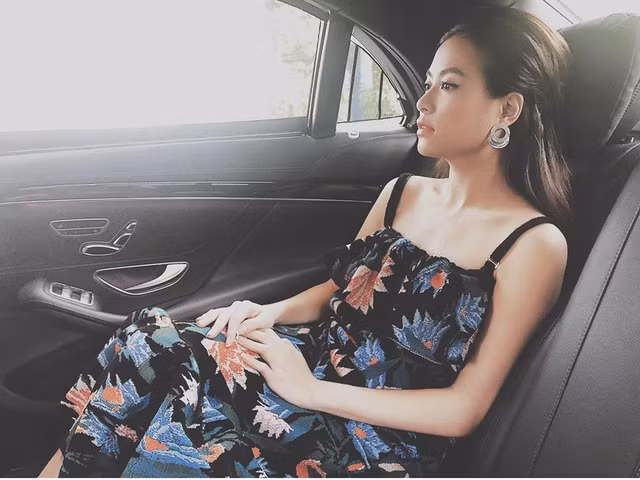 Bỏng mắt với vẻ sexy của Hoàng Thùy Linh ngoài đời - Hình 11 Bong mat voi ve sexy cua Hoang Thuy Linh ngoai doi-Hinh-11