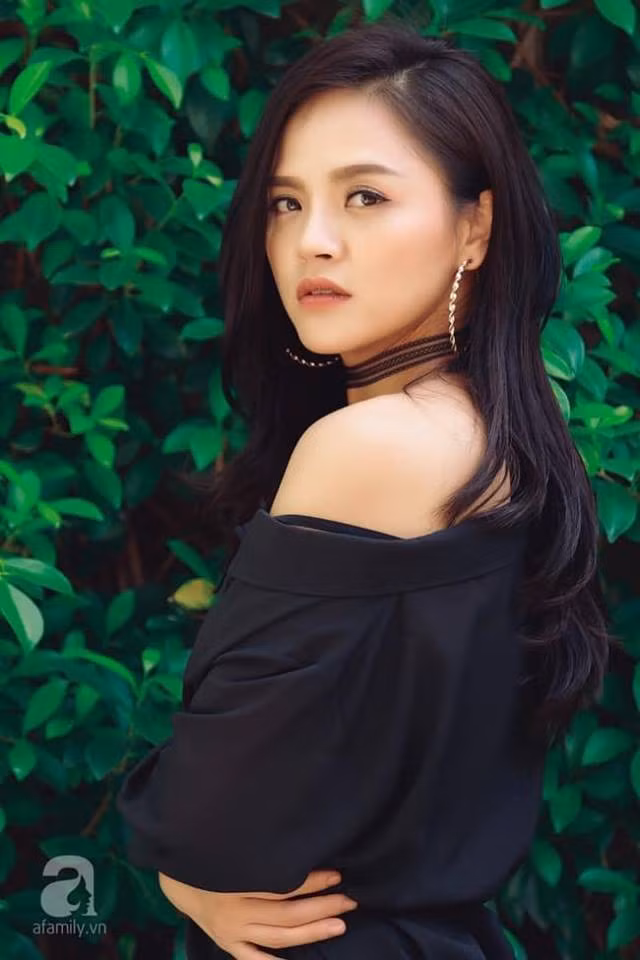 Tranh thủ ngắm gu thời trang quyến rũ của cô chị cả phim “Về nhà đi con” - Hình 8 Tranh thu ngam gu thoi trang quyen ru cua co chi ca phim “Ve nha di con”-Hinh-8