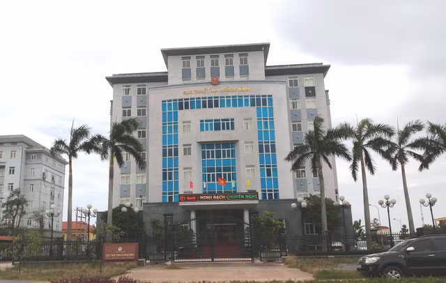 Điểm mặt 10 doanh nghiệp ở Quảng Bình 'đội sổ' nợ thuế hàng trăm tỉ đồng Diem mat 10 doanh nghiep o Quang Binh 'doi so' no thue hang tram ti dong