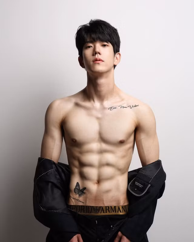 Chàng trai 'lột xác' từ mập ú thành nam thần body 6 múi cực phẩm - Hình 3 Chang trai 'lot xac' tu map u thanh nam than body 6 mui cuc pham-Hinh-3