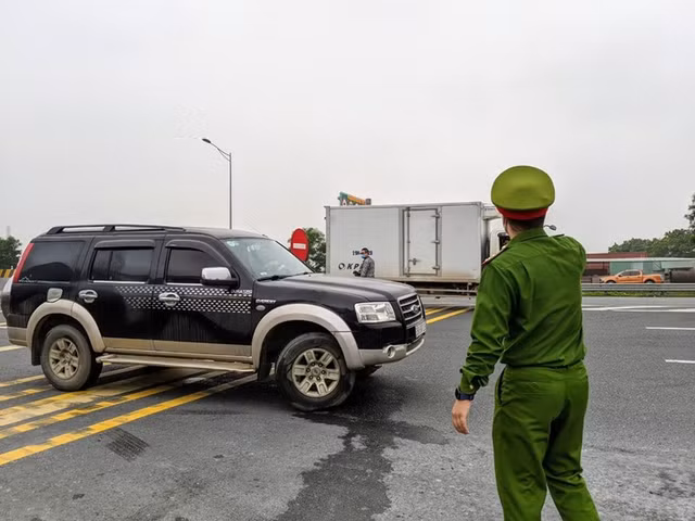 Den luot Hai Phong cach ly tap trung tat ca nguoi ve tu vung COVID- 19
