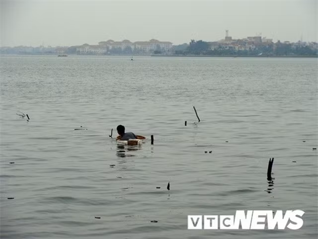 Những ngôi mộ cổ giữa Hồ Tây và những cái chết bí ẩn - Hình 3 Nhung ngoi mo co giua Ho Tay va nhung cai chet bi an-Hinh-3
