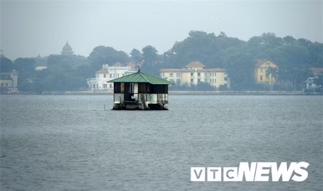 Những ngôi mộ cổ giữa Hồ Tây và những cái chết bí ẩn - Hình 2 Nhung ngoi mo co giua Ho Tay va nhung cai chet bi an-Hinh-2