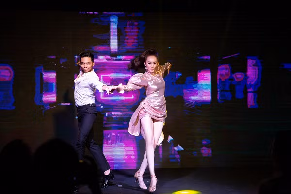 Ca sĩ Hoàng Mỹ An ra mắt MV đầu tay 'Ai cũng có một tình yêu để quên' - Hình 6 Ca si Hoang My An ra mat MV dau tay 'Ai cung co mot tinh yeu de quen'-Hinh-6