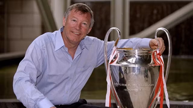 Triệu fan phát cuồng trước thông tin Sir Alex Ferguson quay lại huấn luyện tại MU - Hình 3 Trieu fan phat cuong truoc thong tin Sir Alex Ferguson quay lai huan luyen tai MU-Hinh-3