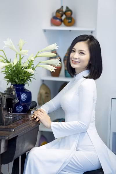 Hoa si Luong Giang ra mat phong tranh Megan Gallery thu 2 o Ha Noi-Hinh-13