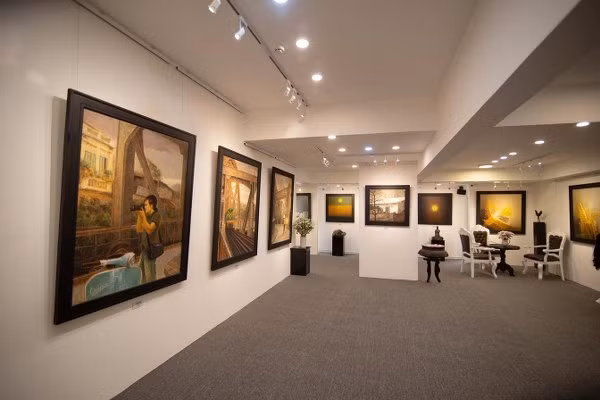 Hoa si Luong Giang ra mat phong tranh Megan Gallery thu 2 o Ha Noi-Hinh-11