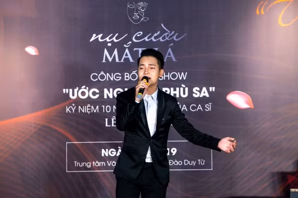 Ca sĩ Lê Việt Anh làm liveshow 'Ước nguyện phù sa' kỷ niệm 10 năm ca hát - Hình 6 Ca si Le Viet Anh lam liveshow 'Uoc nguyen phu sa' ky niem 10 nam ca hat-Hinh-6