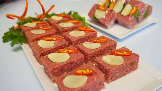 Độc đáo món nem bưởi đặc sản chay làm từ vỏ bưởi - Hình 10 Doc dao mon nem buoi dac san chay lam tu vo buoi-Hinh-10