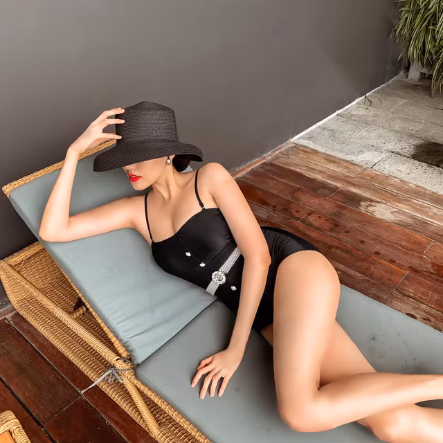 Người đẹp Lan Khuê ngày càng chuộng gu ăn mặc gợi cảm - Hình 8 Nguoi dep Lan Khue ngay cang chuong gu an mac goi cam-Hinh-8