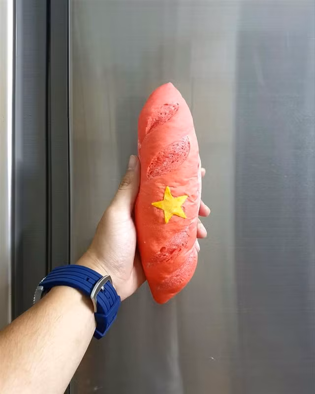 Mon banh mi co hinh ngoi sao vang sot xinh xich-Hinh-2