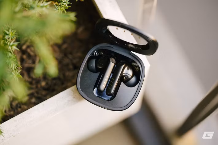 Tai nghe đạt chuẩn chống nước IPX5, phù hợp tập luyện và sử dụng ngoài trời.(Genk)