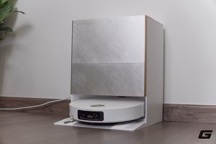 Tuy nhiên, mức giá khoảng 30 triệu đồng khiến sản phẩm không dành cho số đông, và giá trị thực sự của Dreame X60 Ultra chỉ phát huy khi người dùng cần một hệ thống tự động hóa toàn diện thay vì một thiết bị hút lau cơ bản.(Ảnh: Genk)