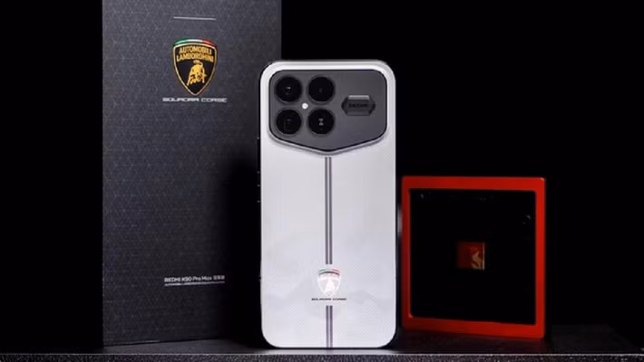 Phiên bản Champion Edition sở hữu thiết kế độc quyền, bao bì cao cấp và giao diện phần mềm tùy biến.