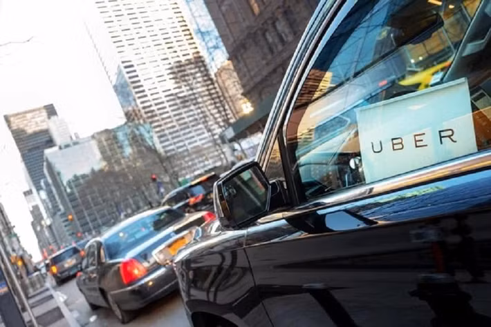 Theo tờ báo Bỉ Dernière Heure, một nghiên cứu ở Brussels cho thấy Uber có thể tính giá cao hơn nếu pin điện thoại của người dùng yếu.