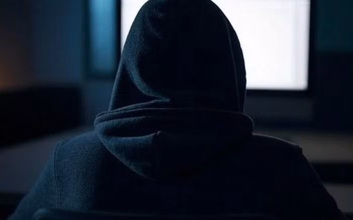 Theo Europol, việc truy cập các website phát lậu phim ảnh, chương trình truyền hình hay các sự kiện thể thao không chỉ gây thất thoát doanh thu bản quyền cho ngành công nghiệp nội dung số mà còn khiến người dùng đối mặt với nhiều mối đe dọa về an ninh mạng.