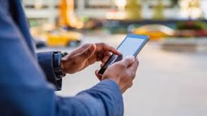 Tuy nhiên, cựu giám đốc nghiên cứu của Uber từng thừa nhận rằng người dùng có pin yếu thường sẵn sàng trả giá cao hơn.