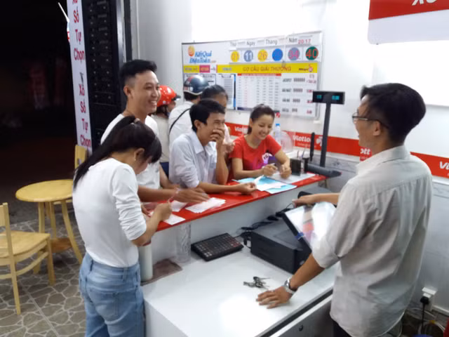 Vietlott sap ban ve so qua tin nhan dien thoai