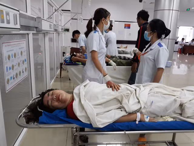 Tai nạn thảm khốc tại Đắk Nông 5 người chết: Nạn nhân thoát chết kể lại giây phút kinh hoàng - Hình 4 Tai nan tham khoc tai Dak Nong 5 nguoi chet: Nan nhan thoat chet ke lai giay phut kinh hoang-Hinh-4