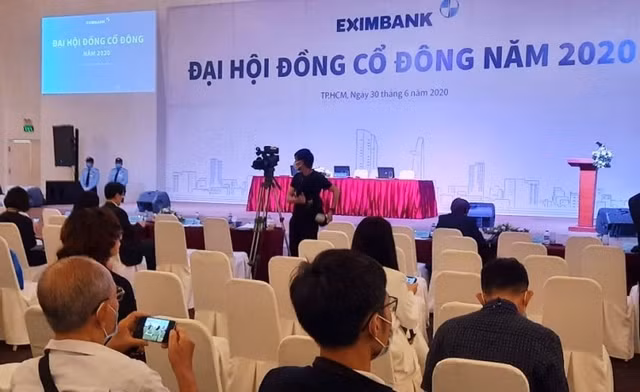 ‘Nut that’ roi ren tai Eximbank bao gio duoc thao go?